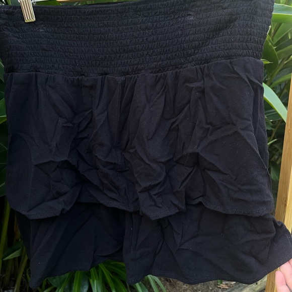 Black Skirt from SUPRE. Size L/XL - Picture 3 of 3